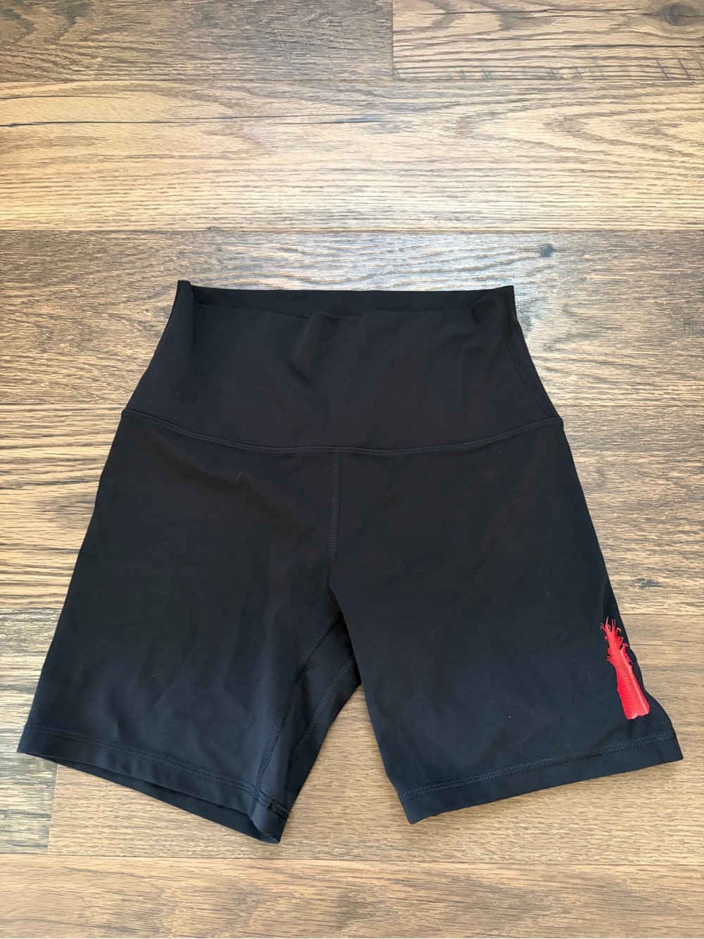 Lululemon hawaii Align Short *6"
Black (Second Release)